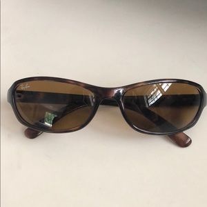 Ray-Ban tortoise shell women’s frames